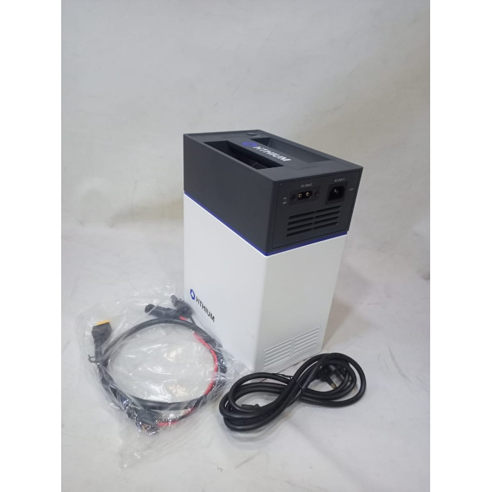 Hithium Hero EE1 portable power station with charging cables and power cord